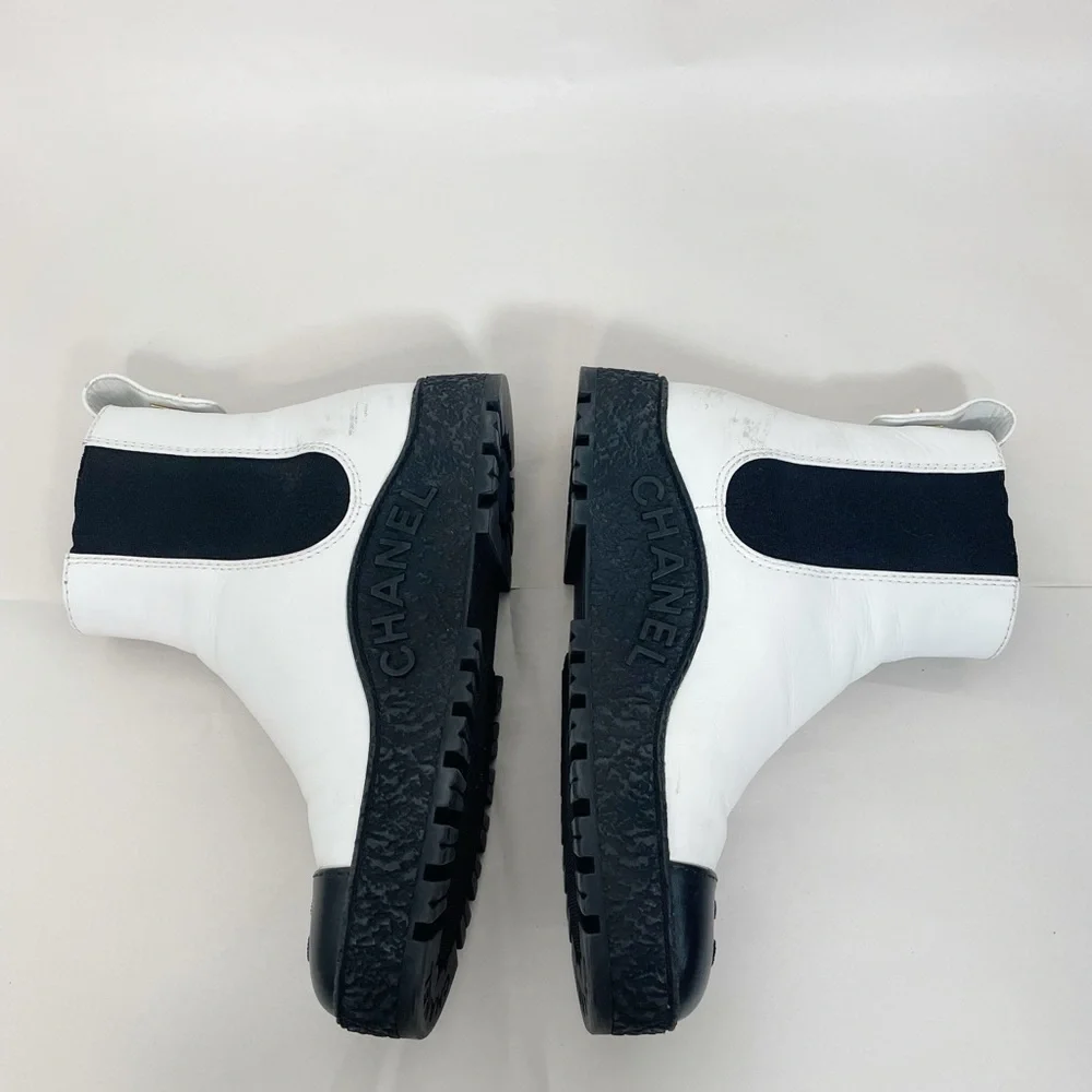 CHANEL Calfskin Cap Toe CC Turn lock Ankle Boots
